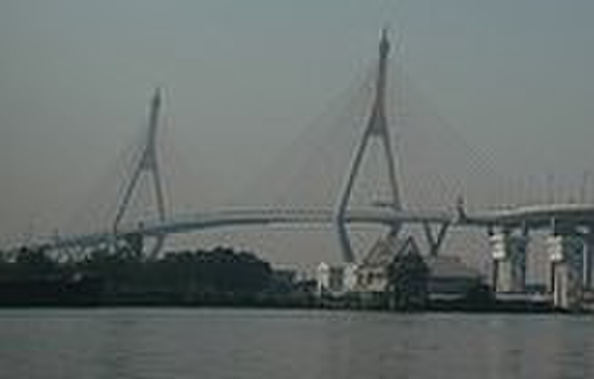 Mega Bridge (I).jpg