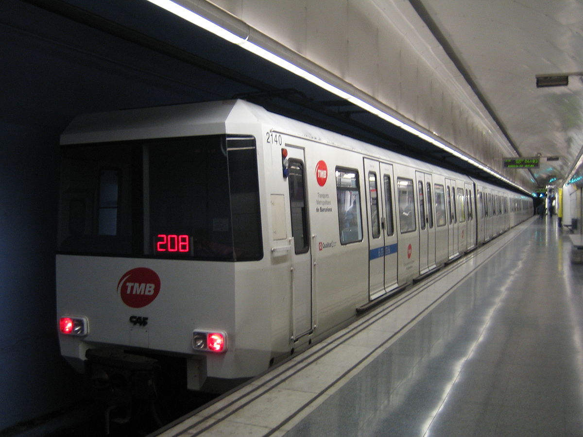 Rame de la série 2000 à la station Unniversidad