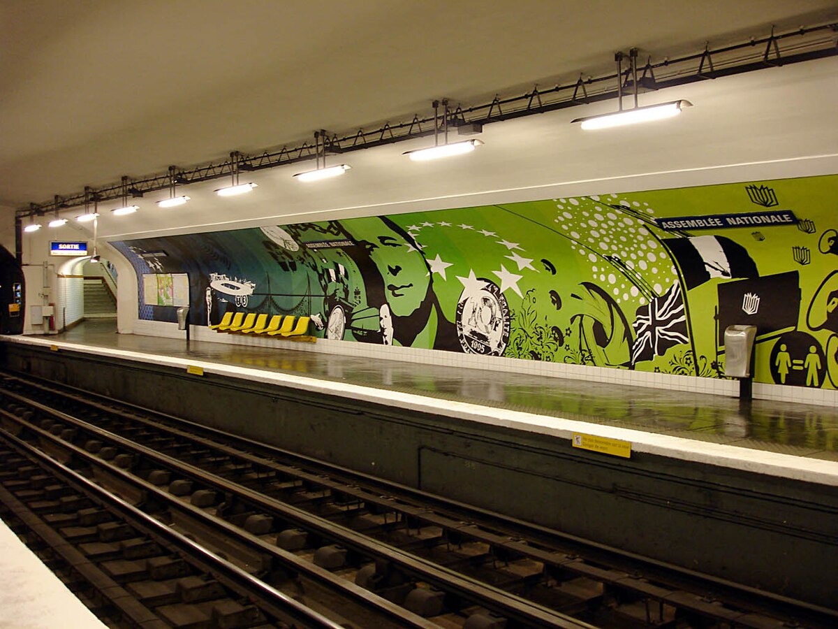 Metro de Paris - Ligne 12 - Assemblee Nationale 06.jpg