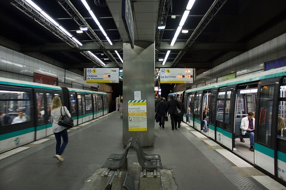 Esplanade de la Défense (métro de Paris)