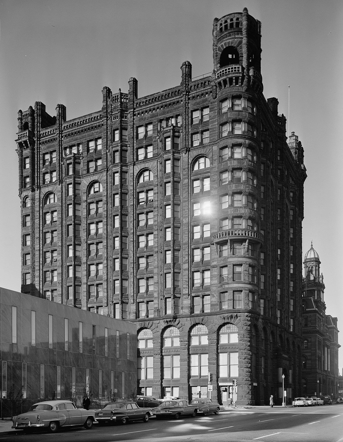 Le Metropolitan Building, détruit en 1961 dans le cadre du renouvellement urbain.