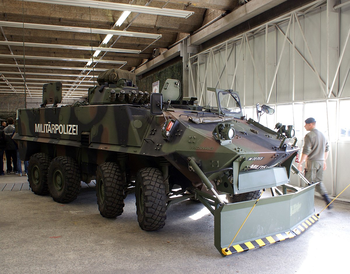 Véhicule de la police militaire suisse