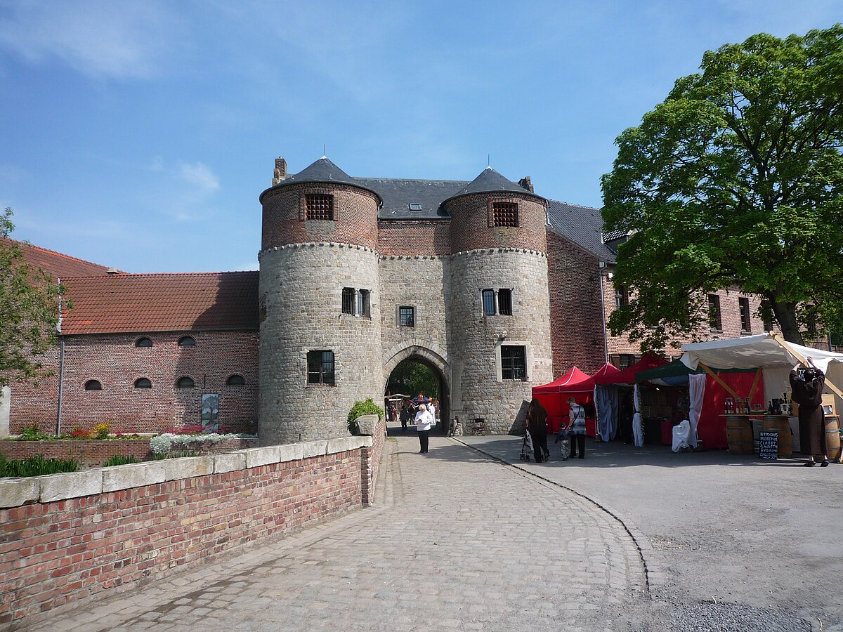 Montigny-en-Ostrevent - Château de Montmonrency (04).JPG