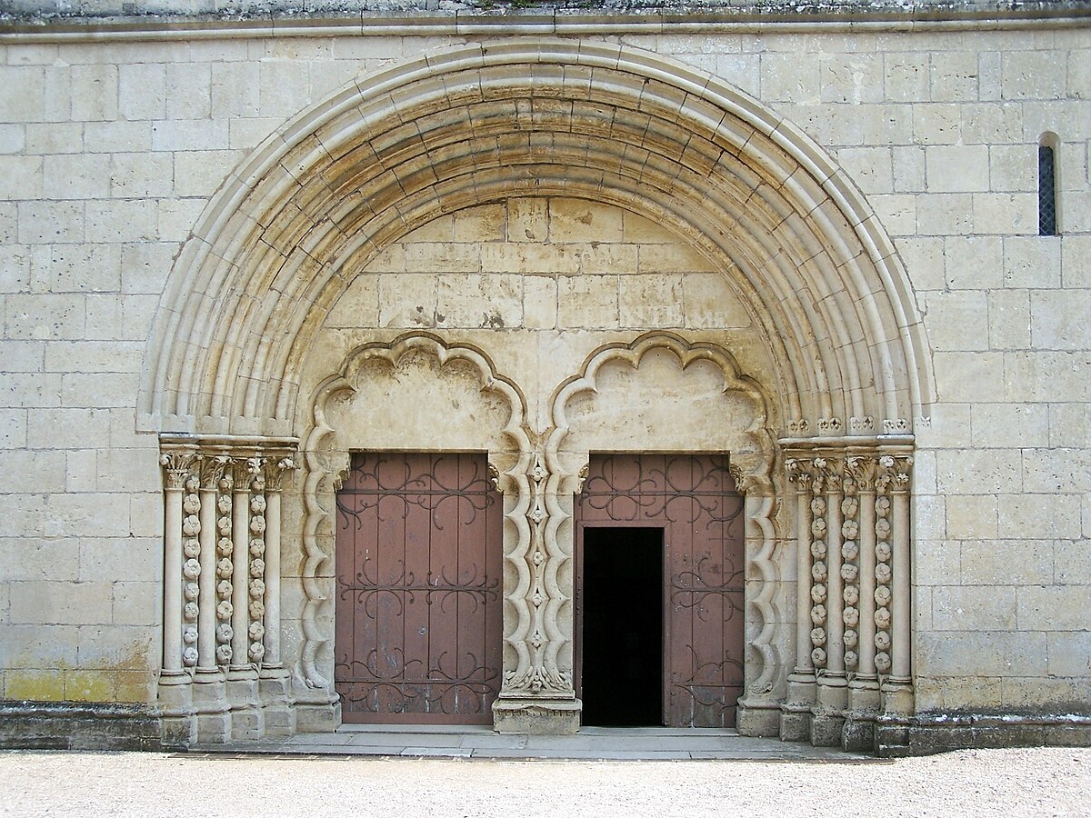 Montréal Yonne 010.jpg