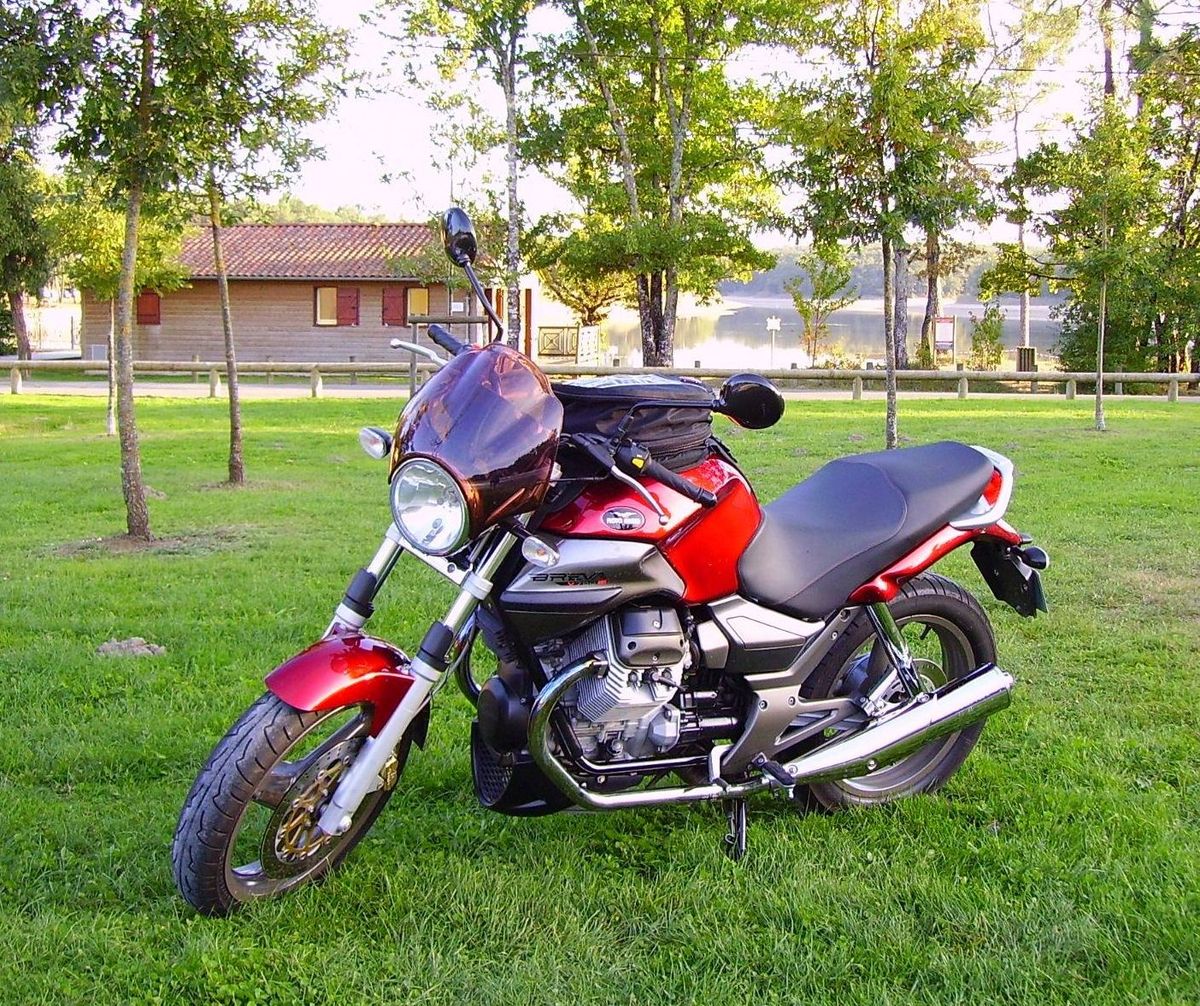 Moto Guzzi Breva