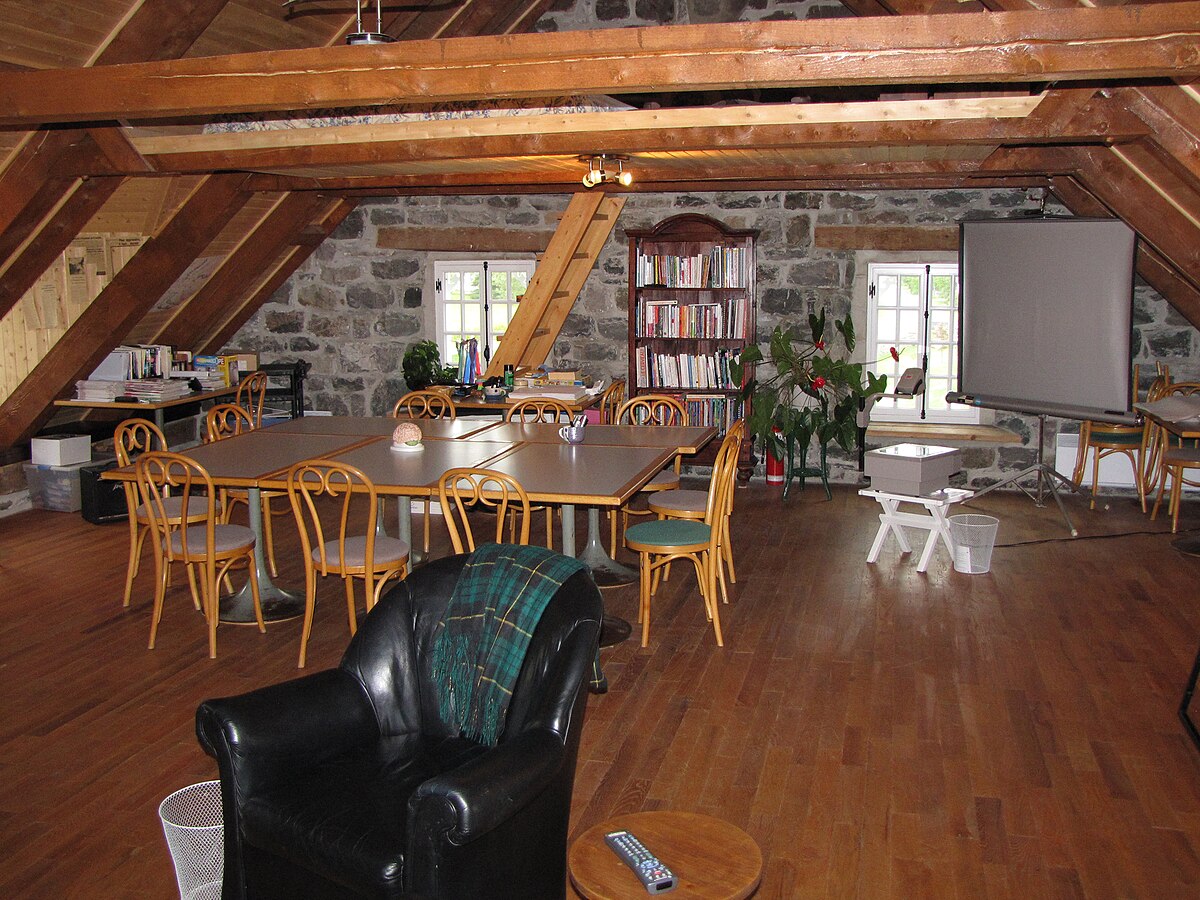 Intérieur, à l'étage, du Moulin banal du ruisseau à la Loutre à Sainte-Luce, en 2009
