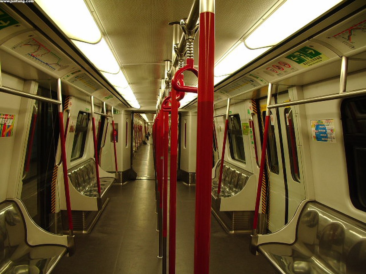 Intérieur d'un train de la Ligne Tung Chung.