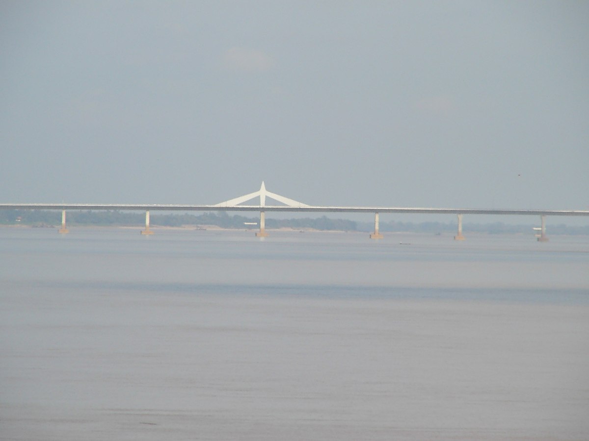 Mukdahan Friendship Bridge II.JPG