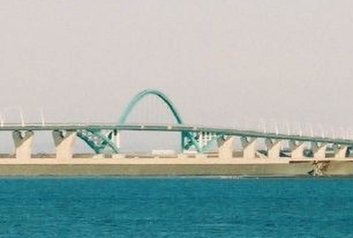 New Kitakyushu Airport and connecting bridge-edit.jpg