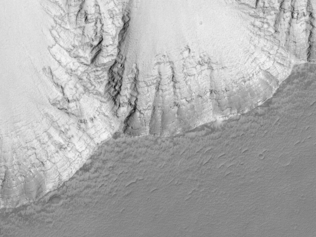 Noctis Labyrinthus