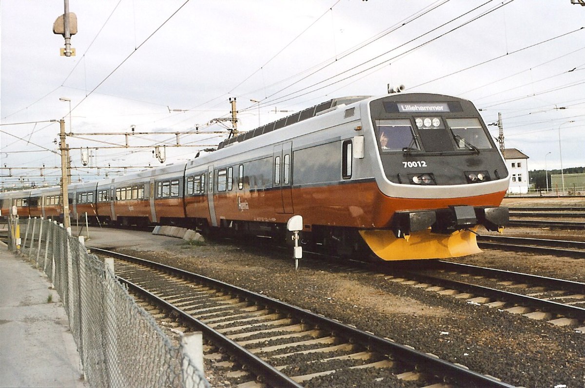 BM70 012 en gare de Hamar.