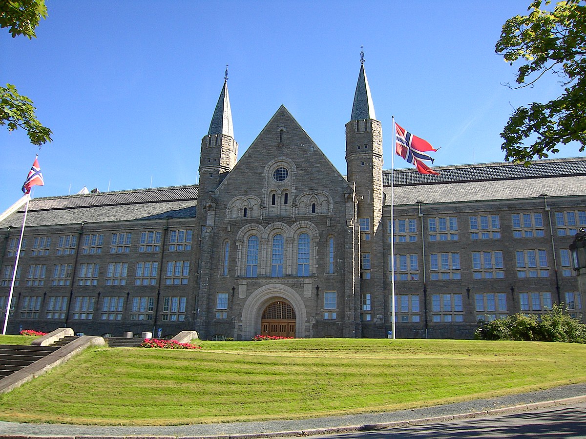 NTNU Trondheim Mainbuilding.jpg