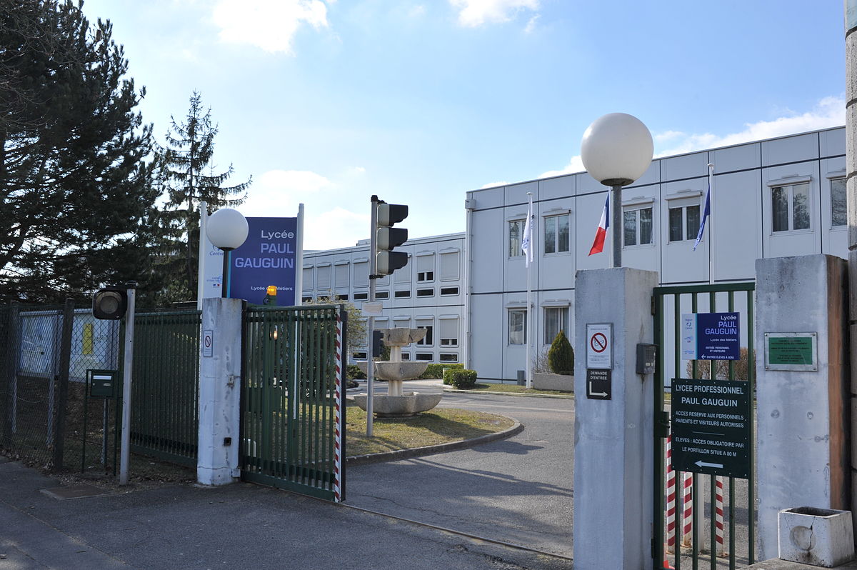 Orléans lycée Paul Gauguin.jpg