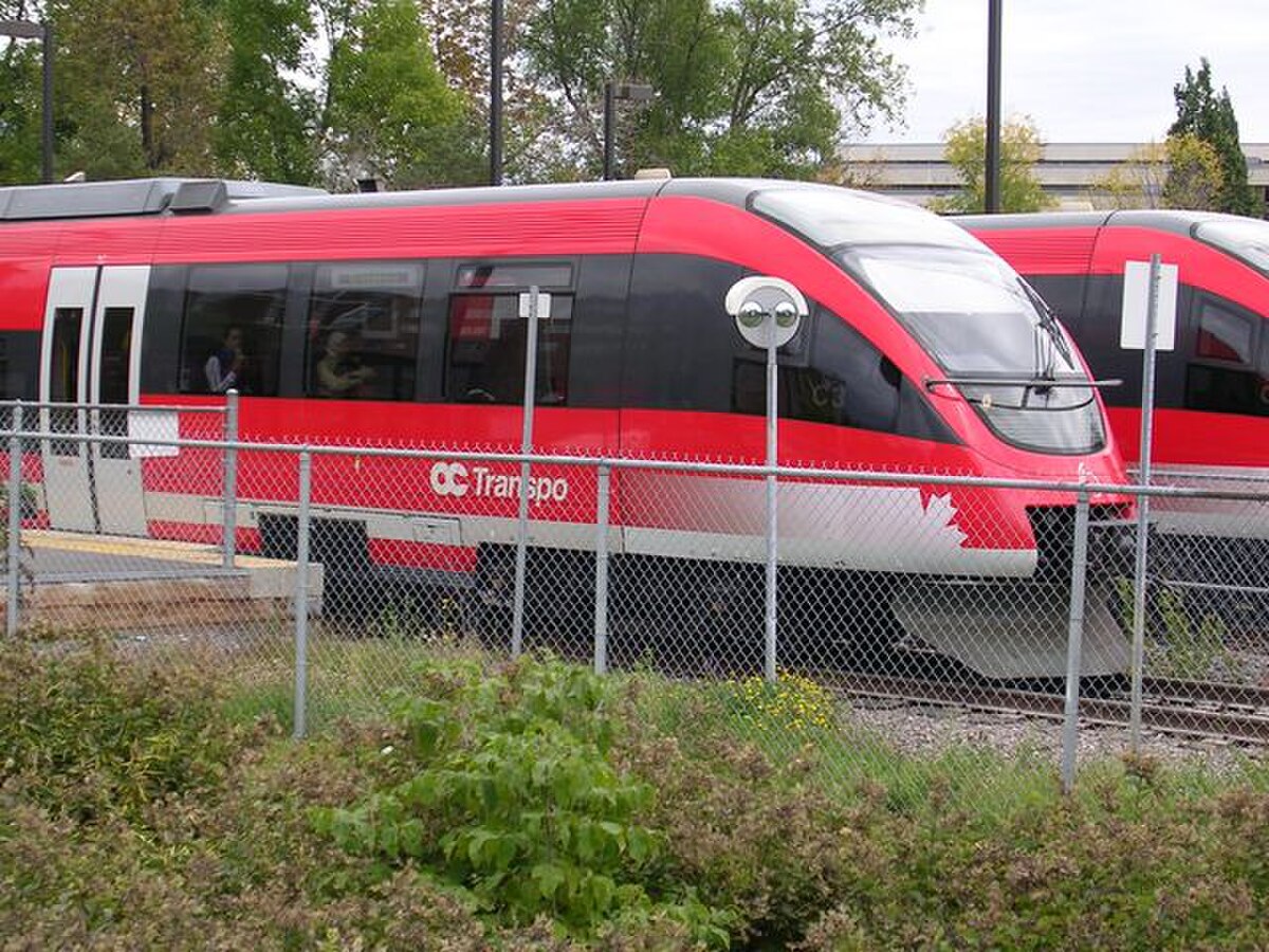 Deux trains se croisent à l'Université Carleton