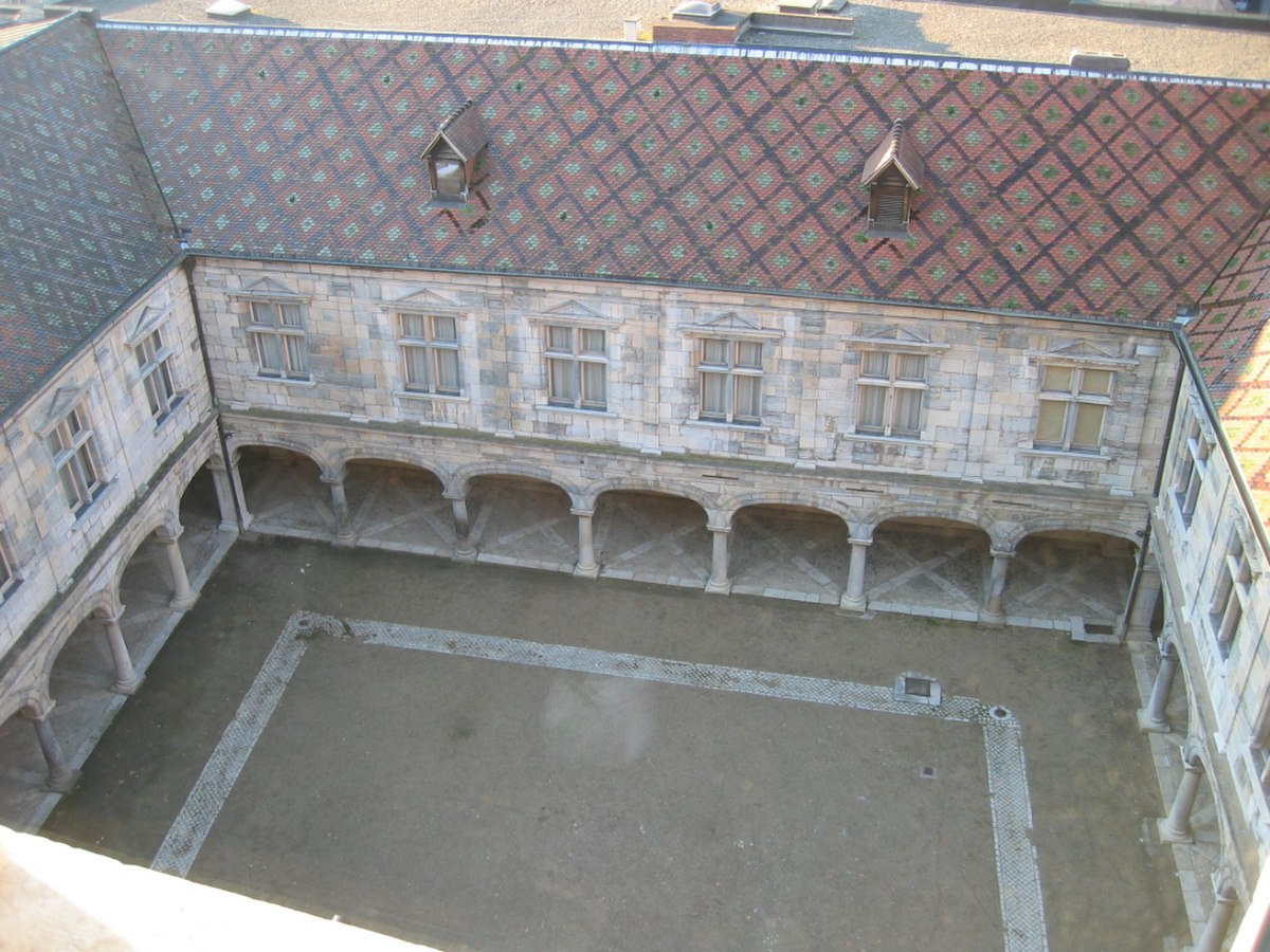 Palais Granvelle 4.jpg