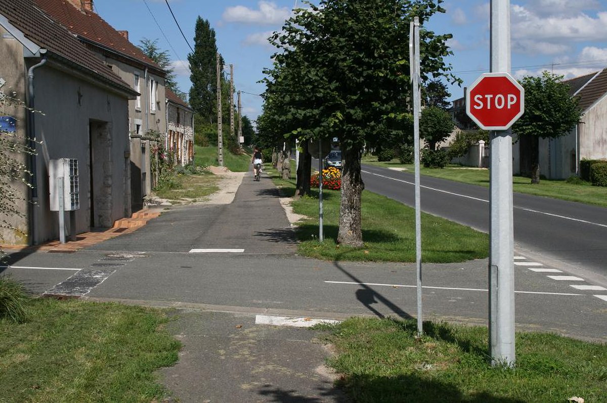 Panneau STOP en France