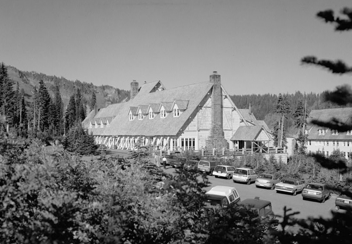 Paradise Inn in Black and White.jpg