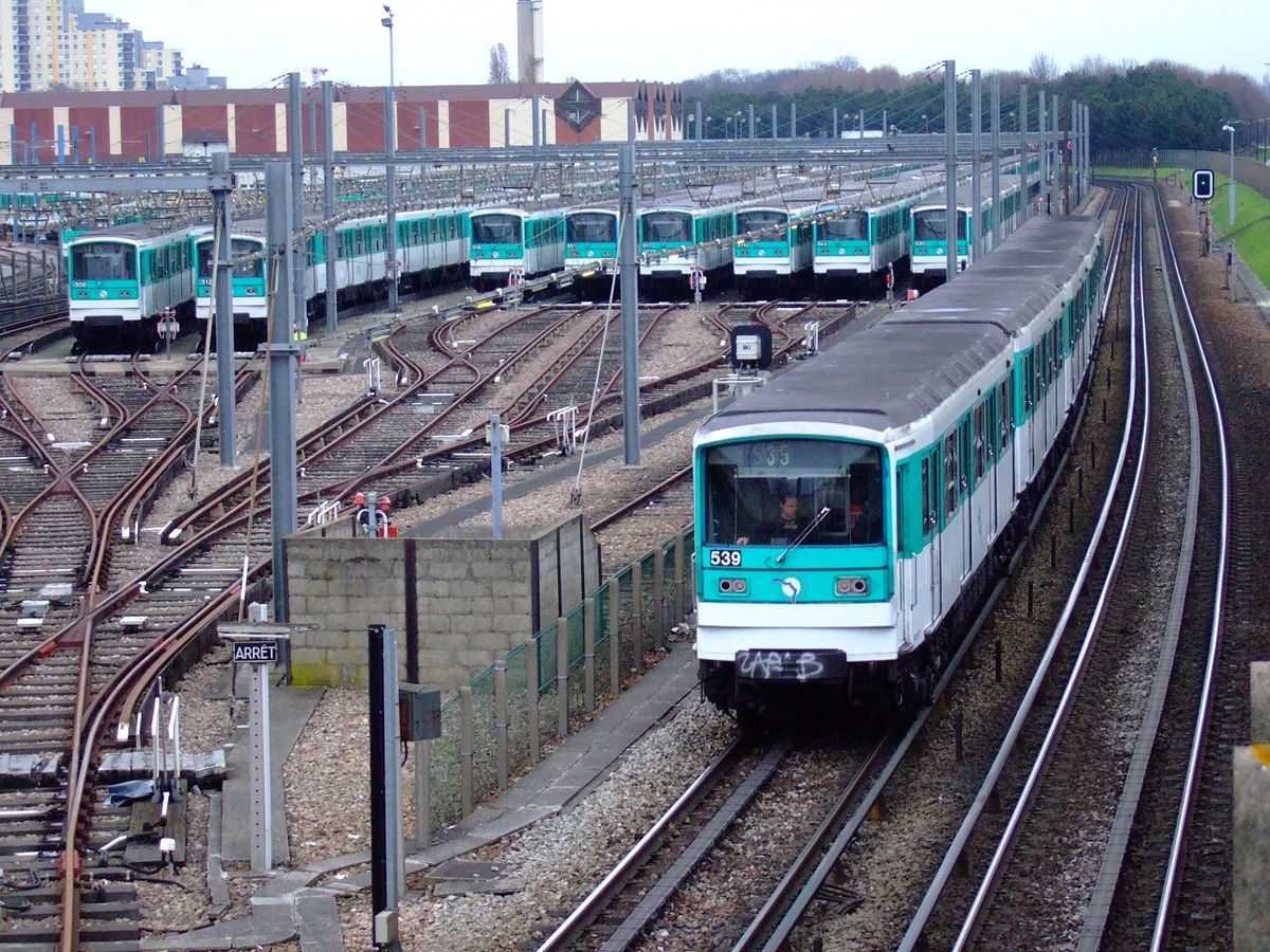 Dépôt de Bobigny (ligne 5) : parc de rames MF67