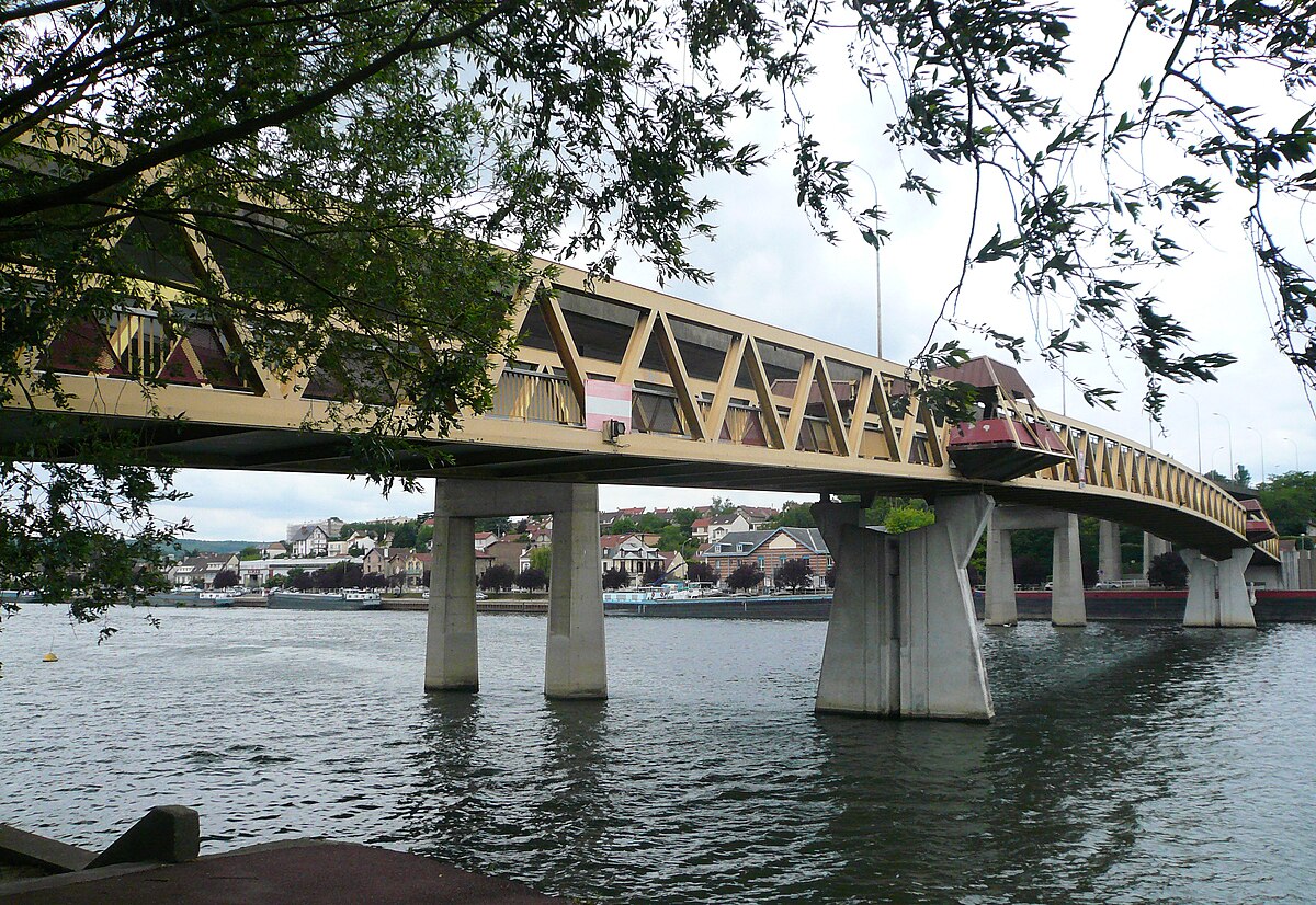 Passerelle conflans.jpg