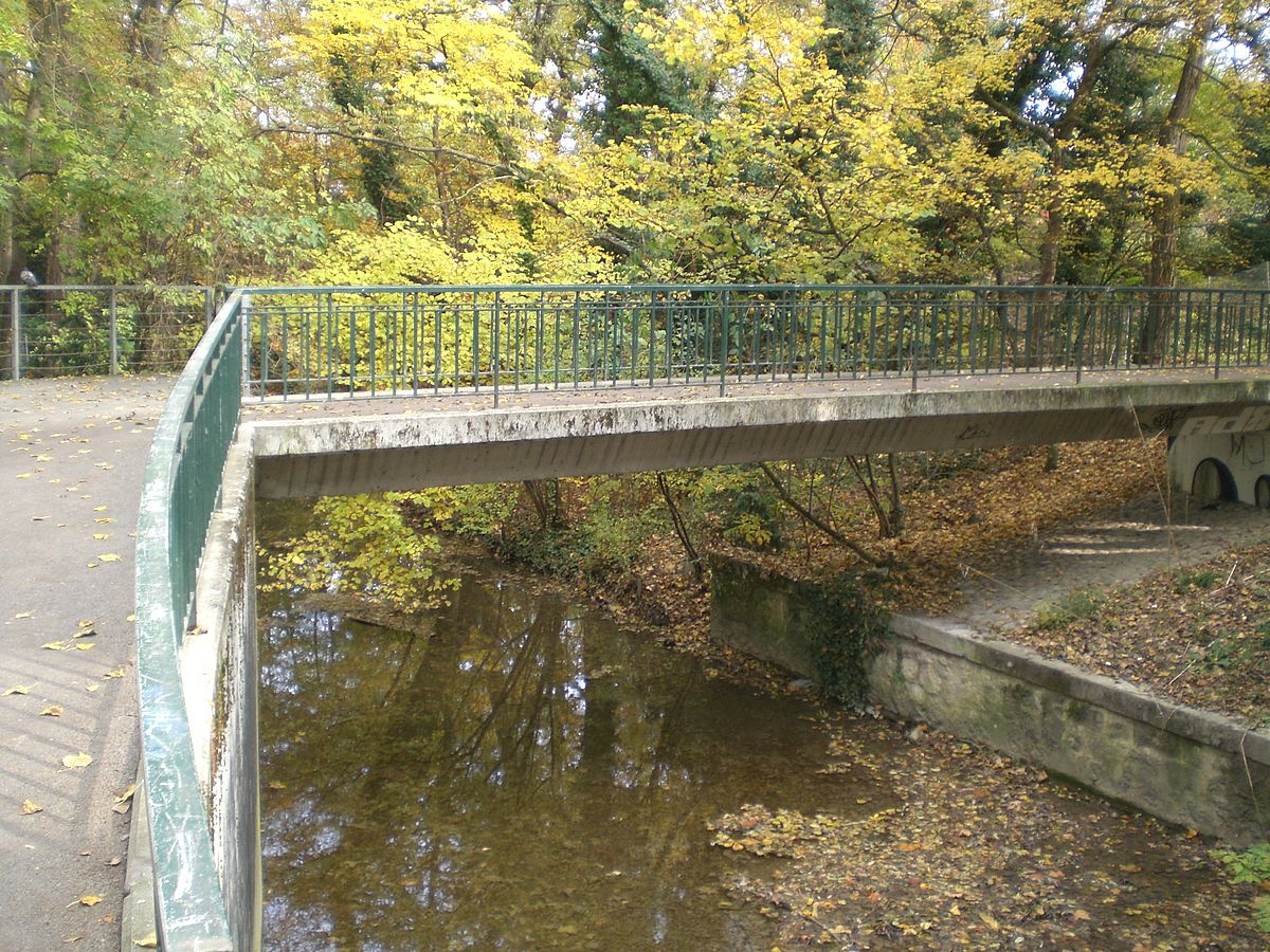 Passerelle sous SNCF.jpg
