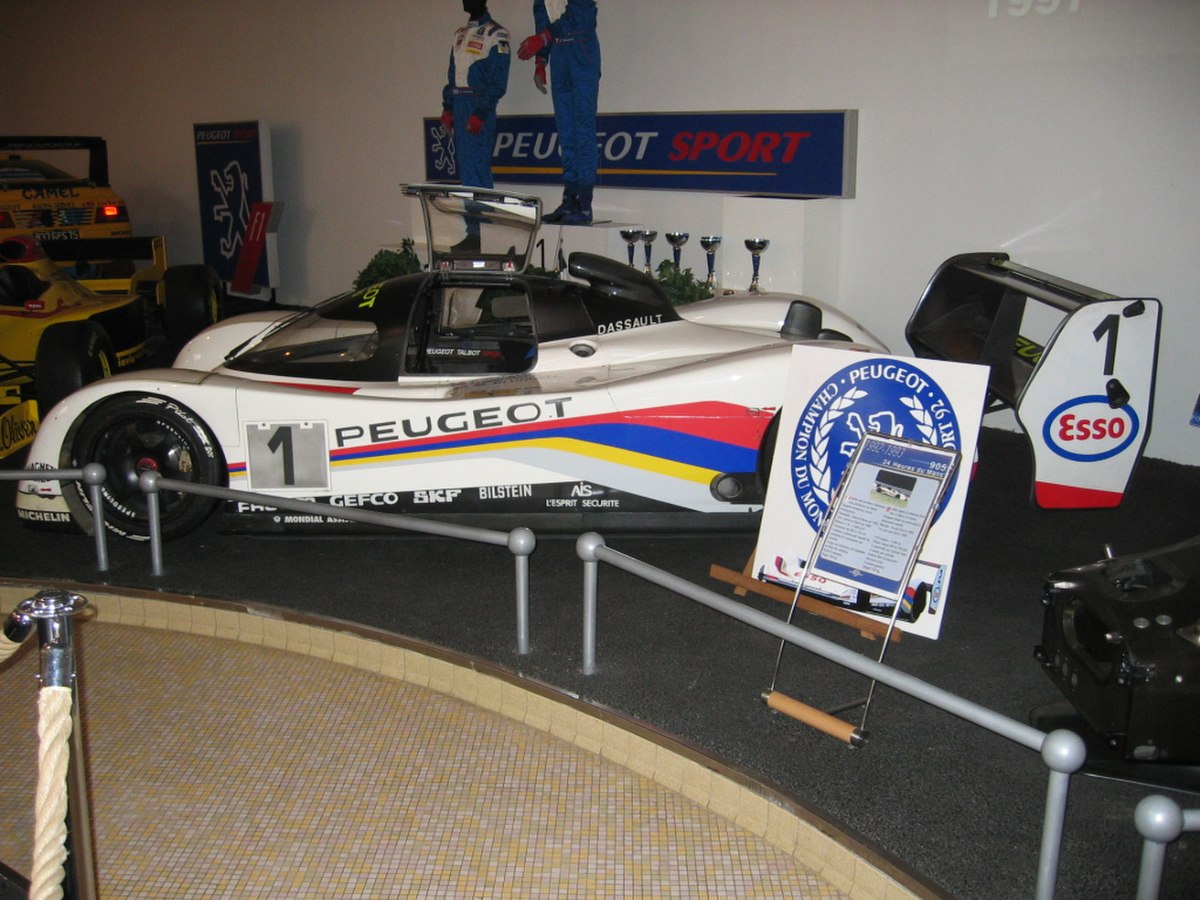 2 fois vainqueur des 24 heures du Mans en 1992 et 1993 avec les Peugeot 905.