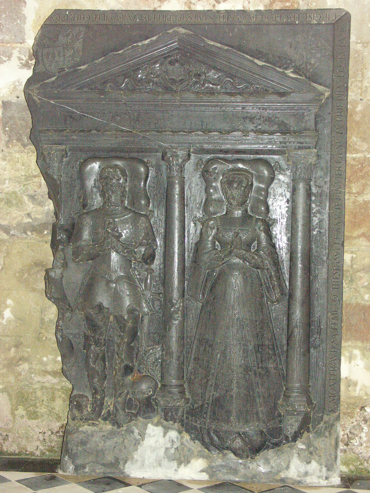 Pierre tombale de Pierre de la Vieuville