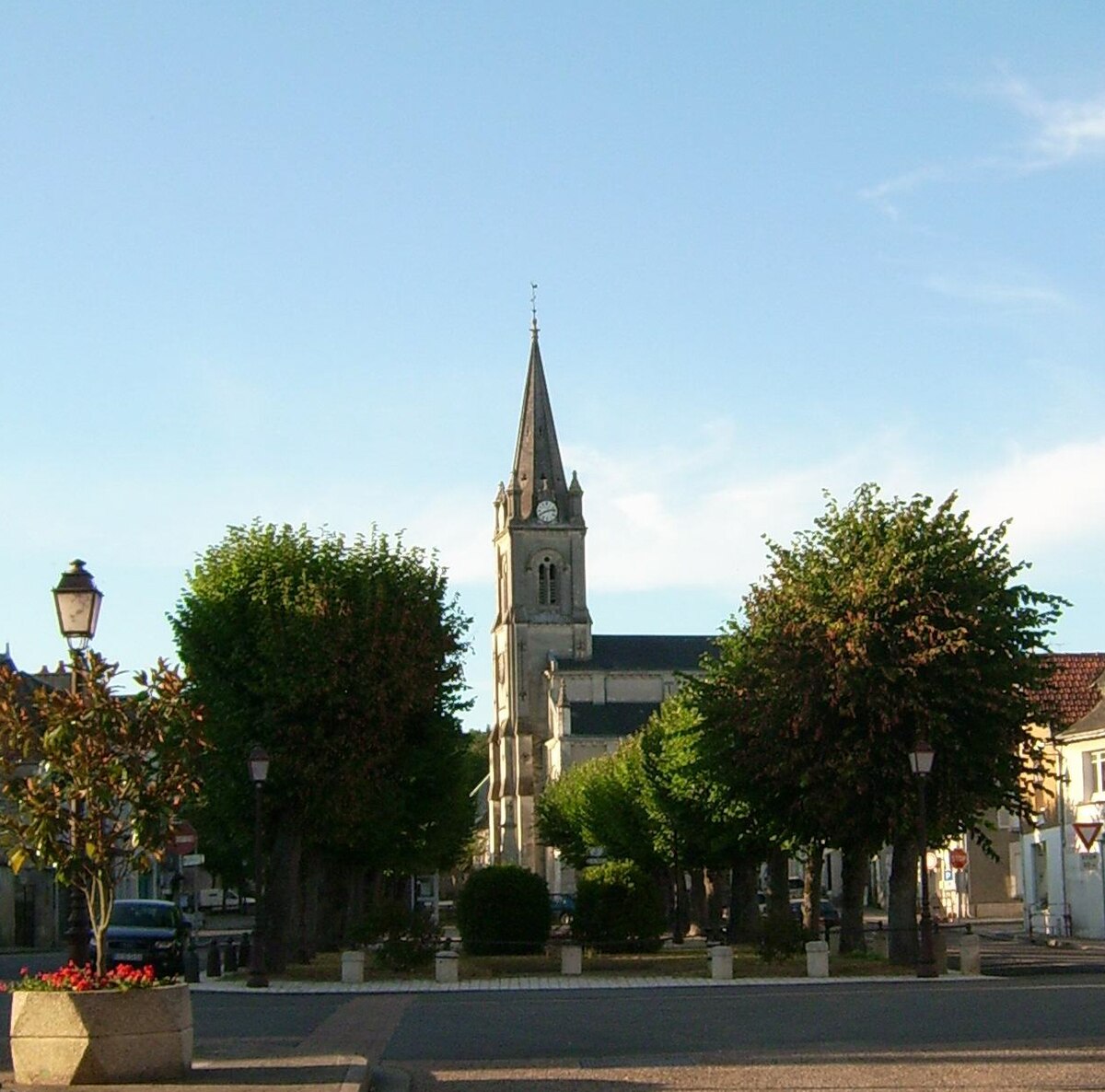 Église Notre-Dame (Yzeures-sur-Creuse)