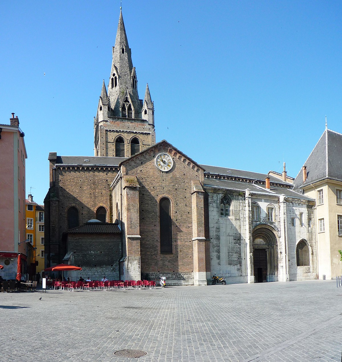 Place Saint Andre - Grenoble.JPG