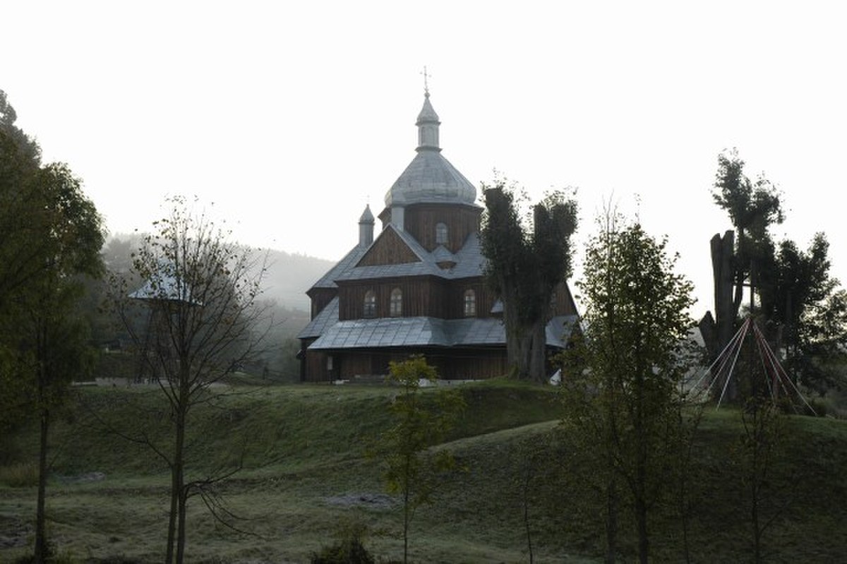 Poland Hoszow - wooden church.jpg
