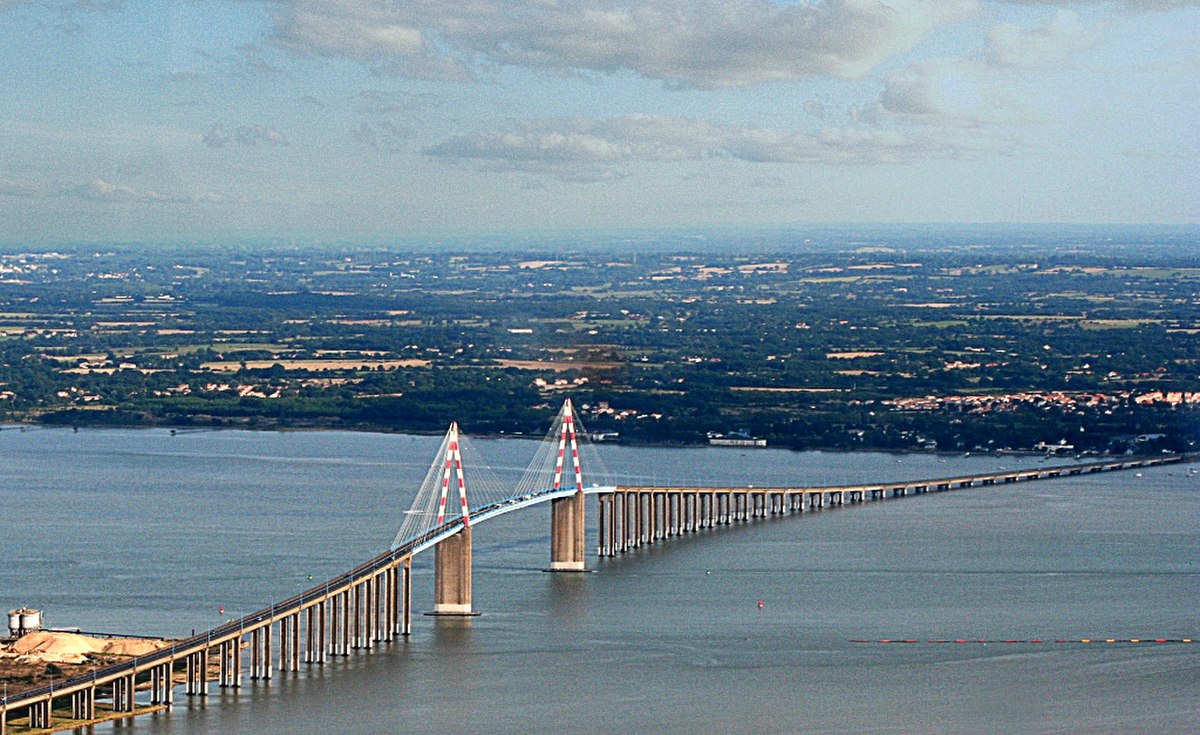 Pont de Saint-Nazaire-vue aérienne.jpg