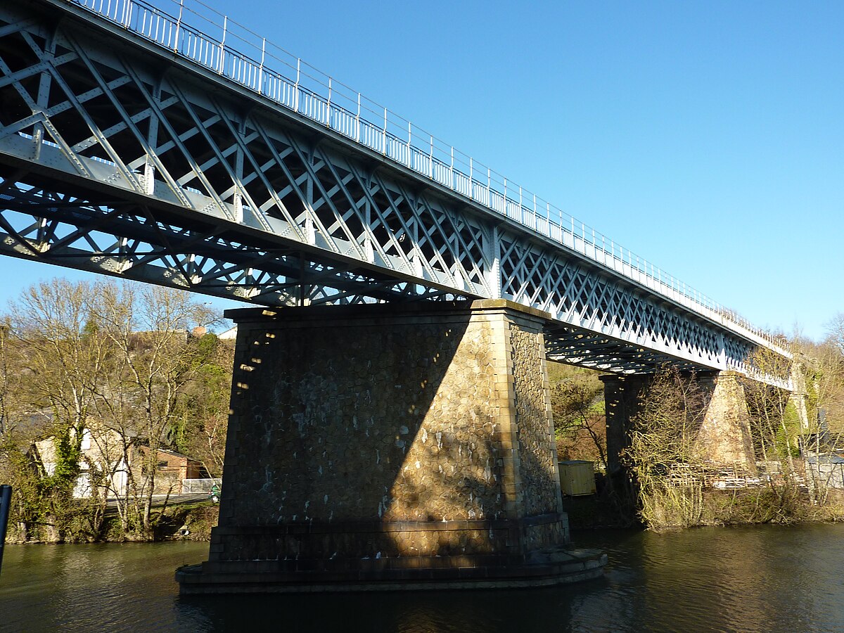 Pont ferroviaire de Segré (1).jpg