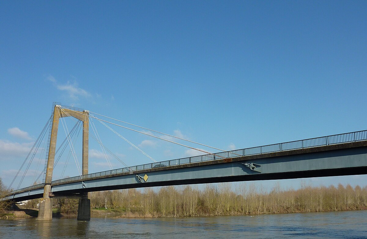 Pont haubané de Saint-Florent-le-Vieil (5).jpg