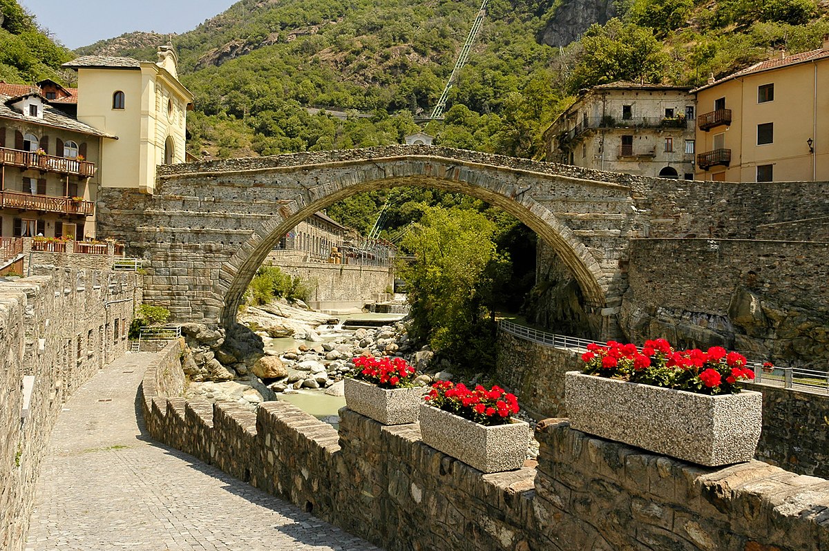 Pont-Saint-Martin (Italie)