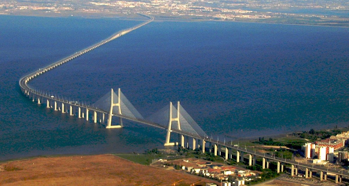Ponte Vasco da Gama.jpg