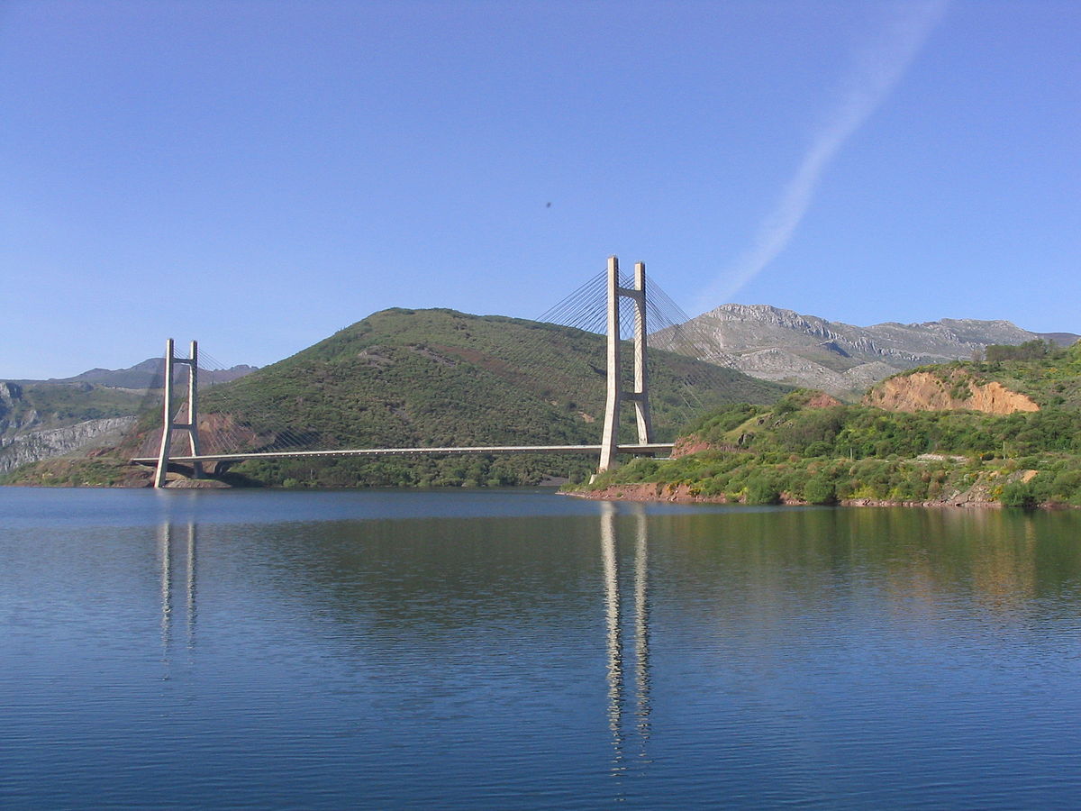 Puente Ingeniero Carlos Fernández Casado.jpg