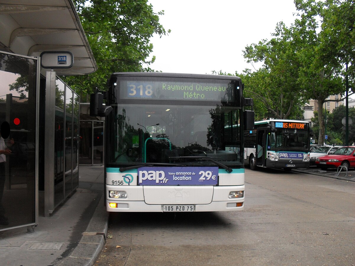 RATP318 ChâteauVincennesMétro.JPG