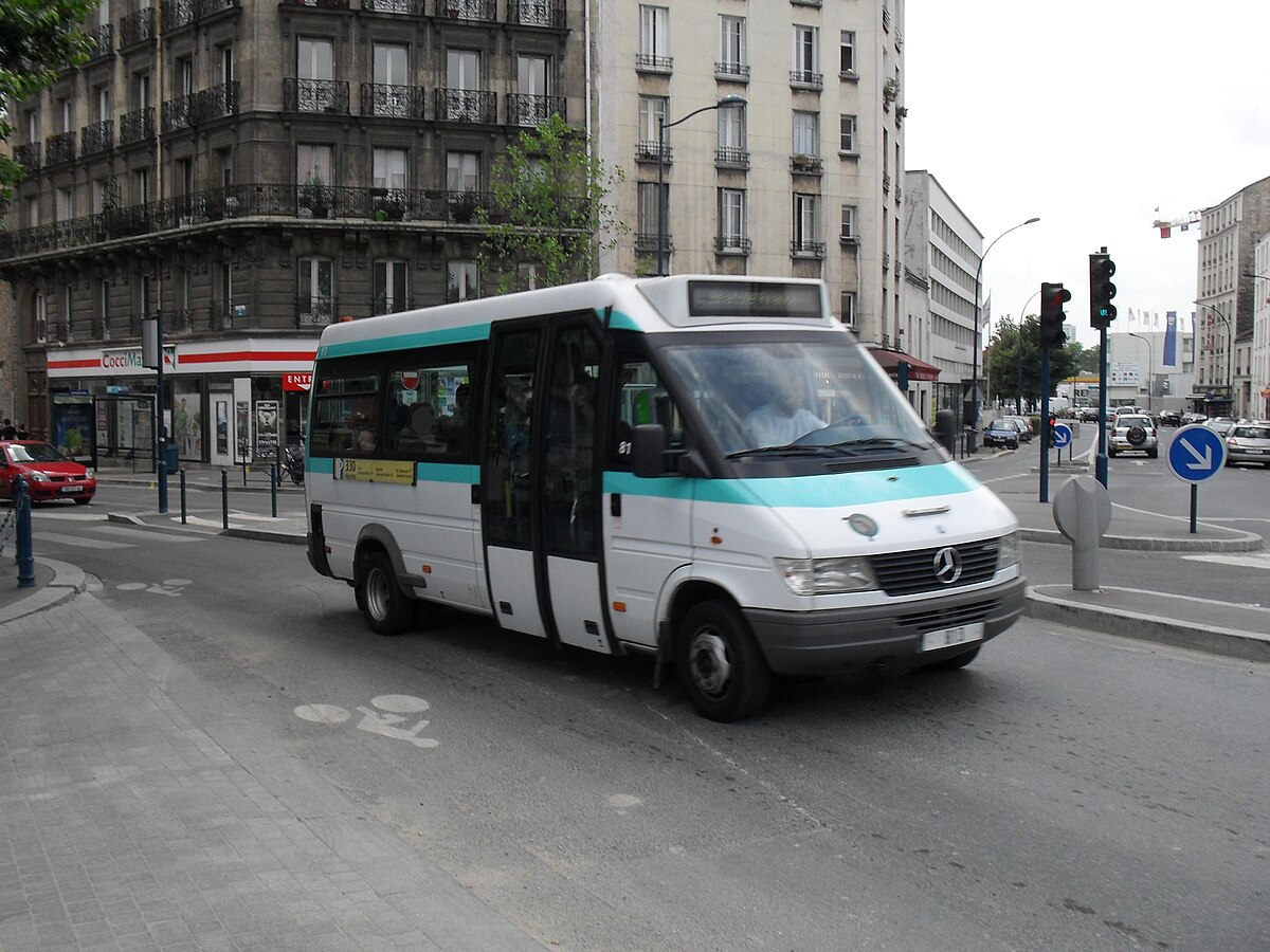 RATP330 àPantin2.JPG