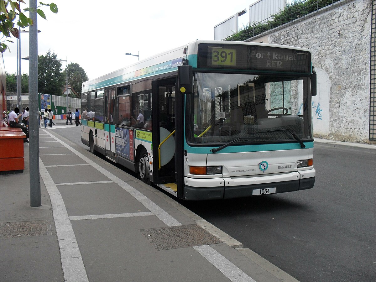 RATP391 ChâtillonMétro.JPG