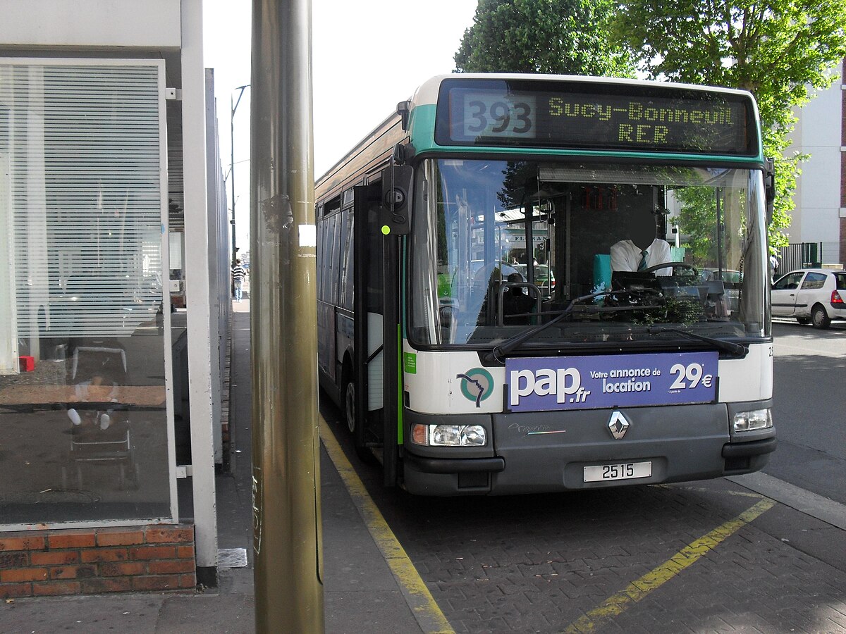 RATP393 VillejuifAragonMétro2.JPG