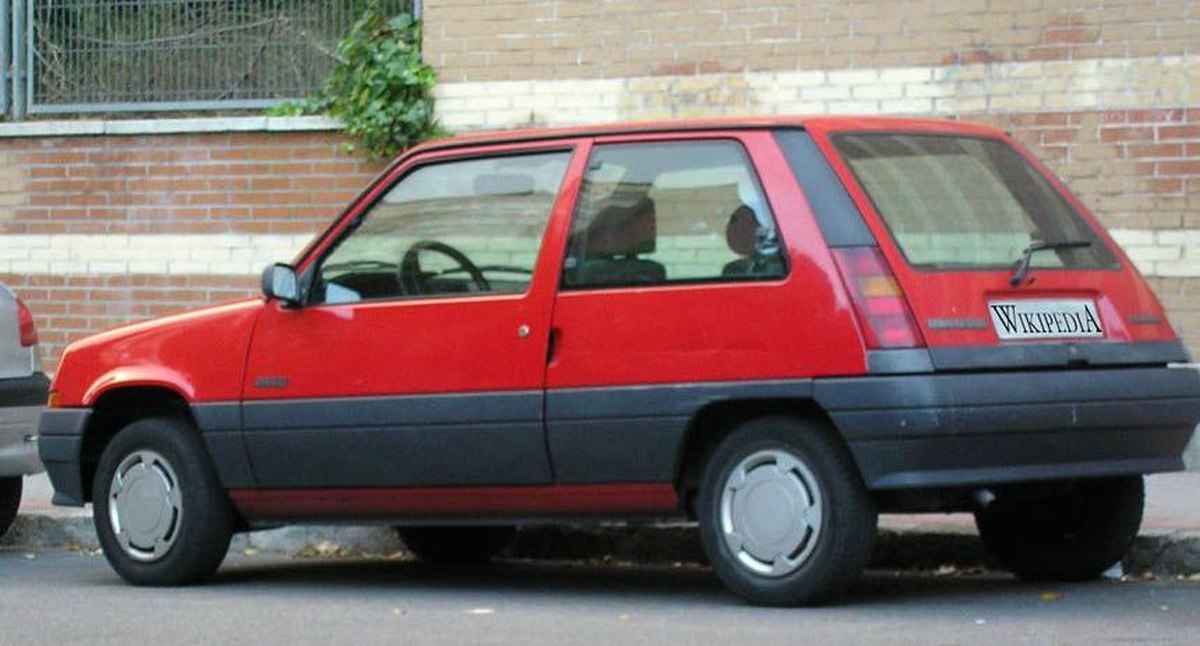 Une Renault 5 de deuxième génération dite Supercinq