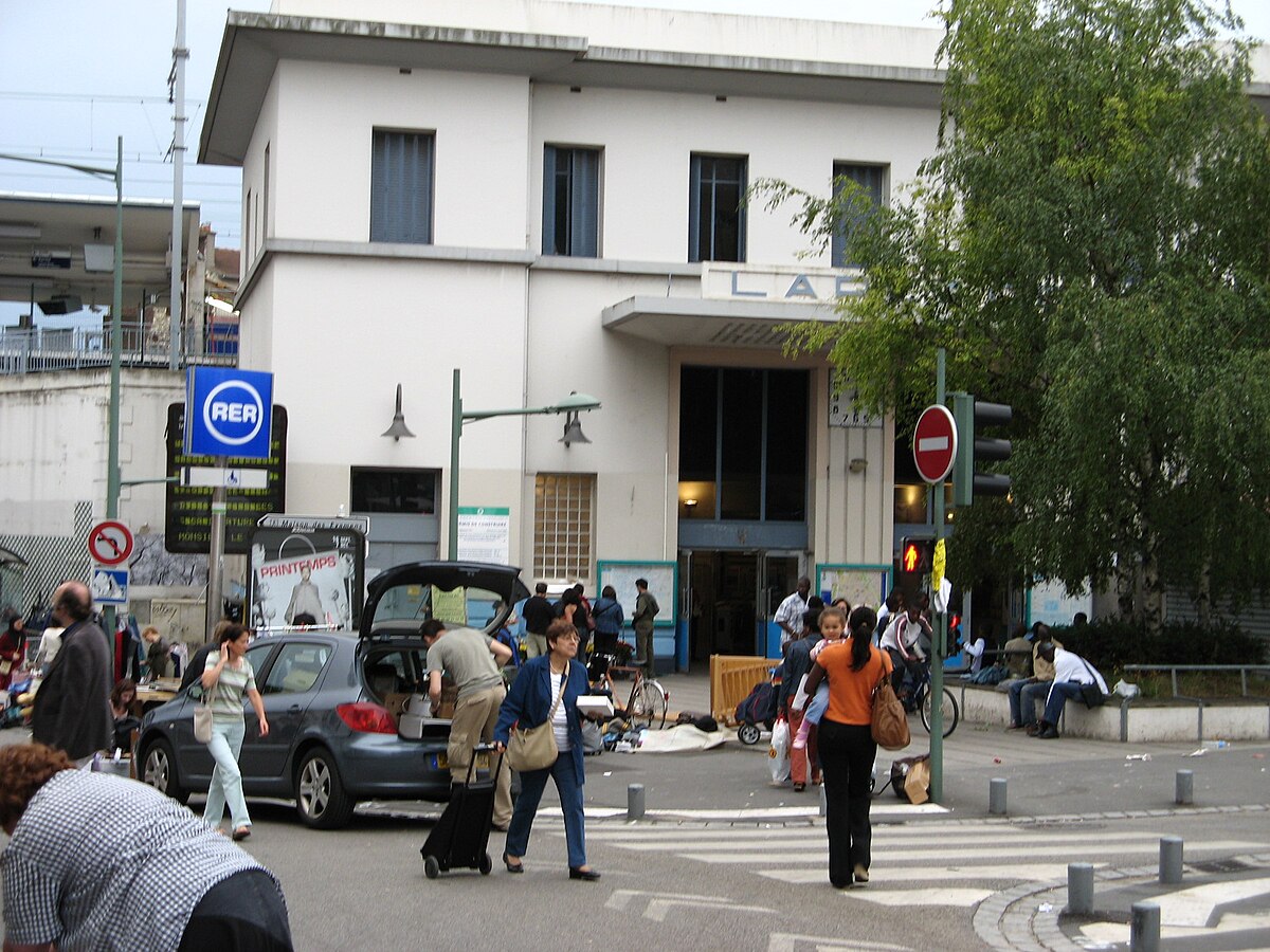 RER B-Laplace1.jpg