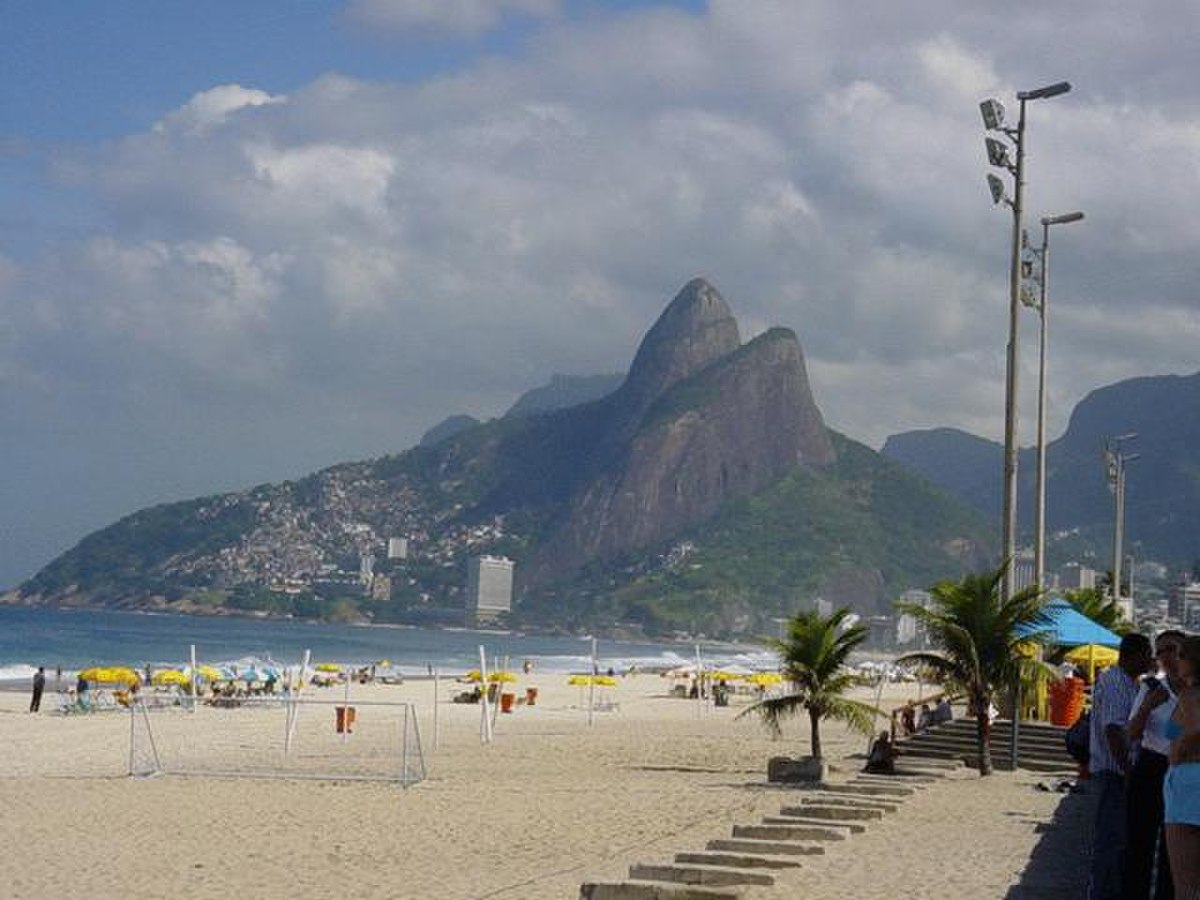 Plage d'Ipanema, immortalisée par la chanson A Garota de Ipanema (The Girl From Ipanema) de Tom Jobim et de Vinícius de Moraes