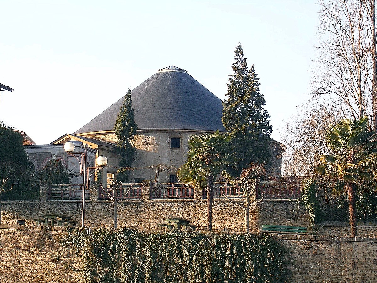 La rotonde de la Vignotte au crépuscule