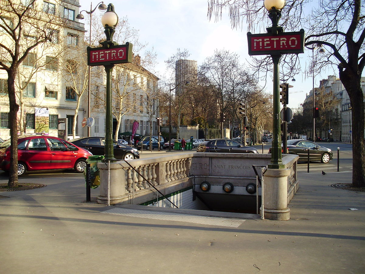 Saint-François-Xavier (métro de Paris)