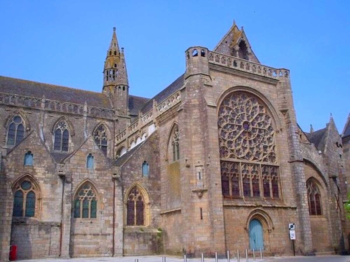 Saint-Pol cathédrale.jpg