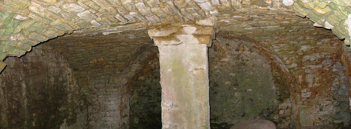Salle voutee Murs.jpg