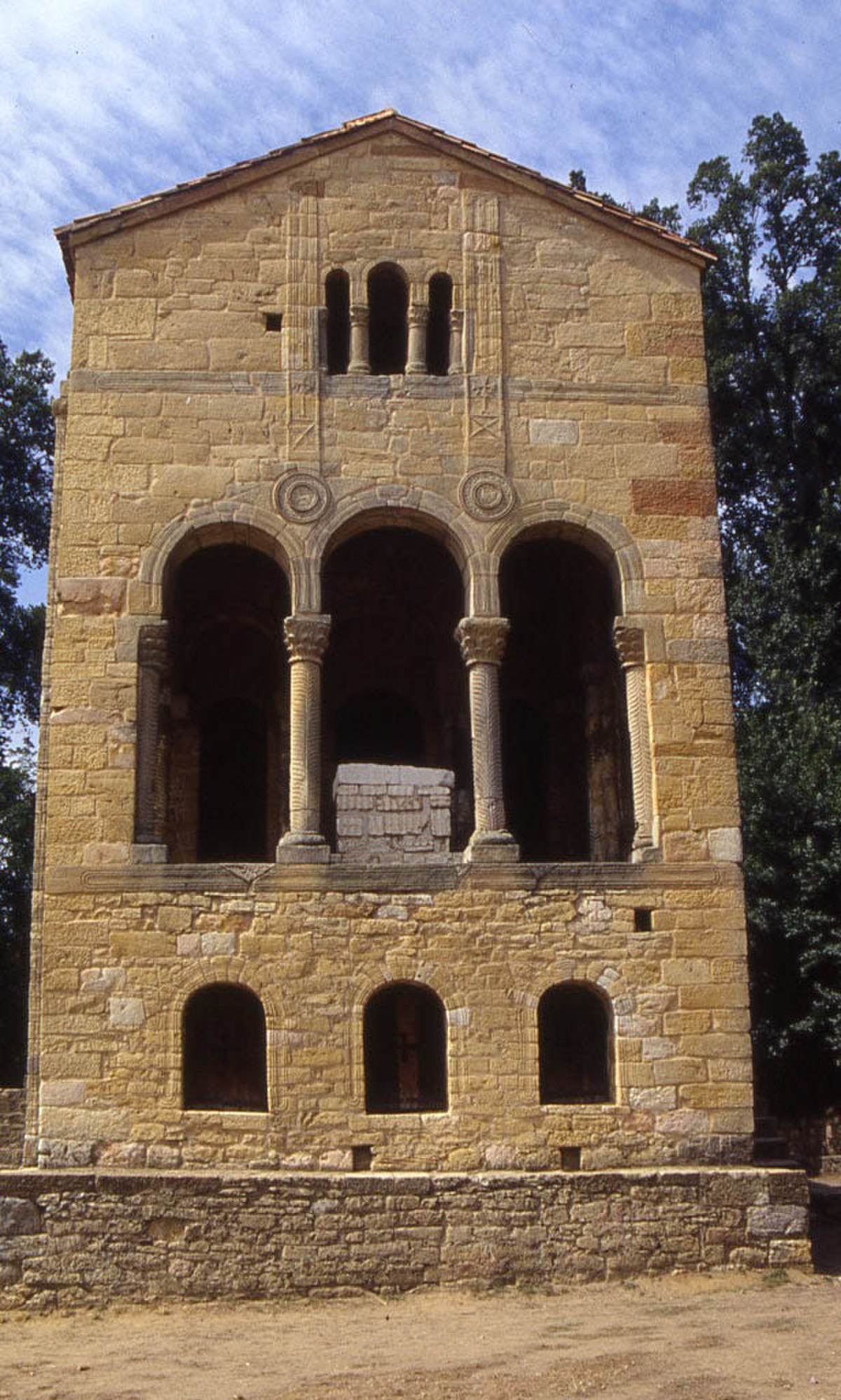 Église Santa María del Naranco d'Oviedo
