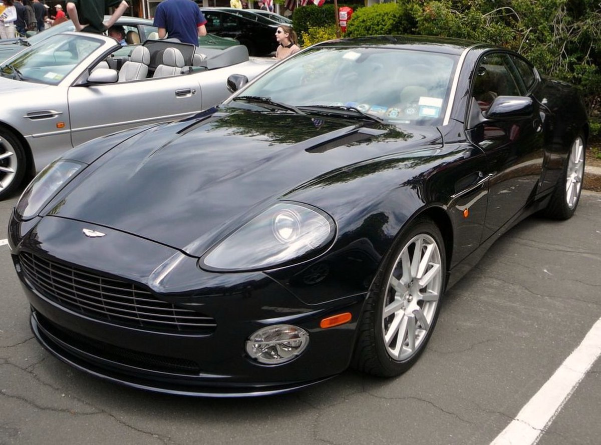 Aston Martin V12 Vanquish