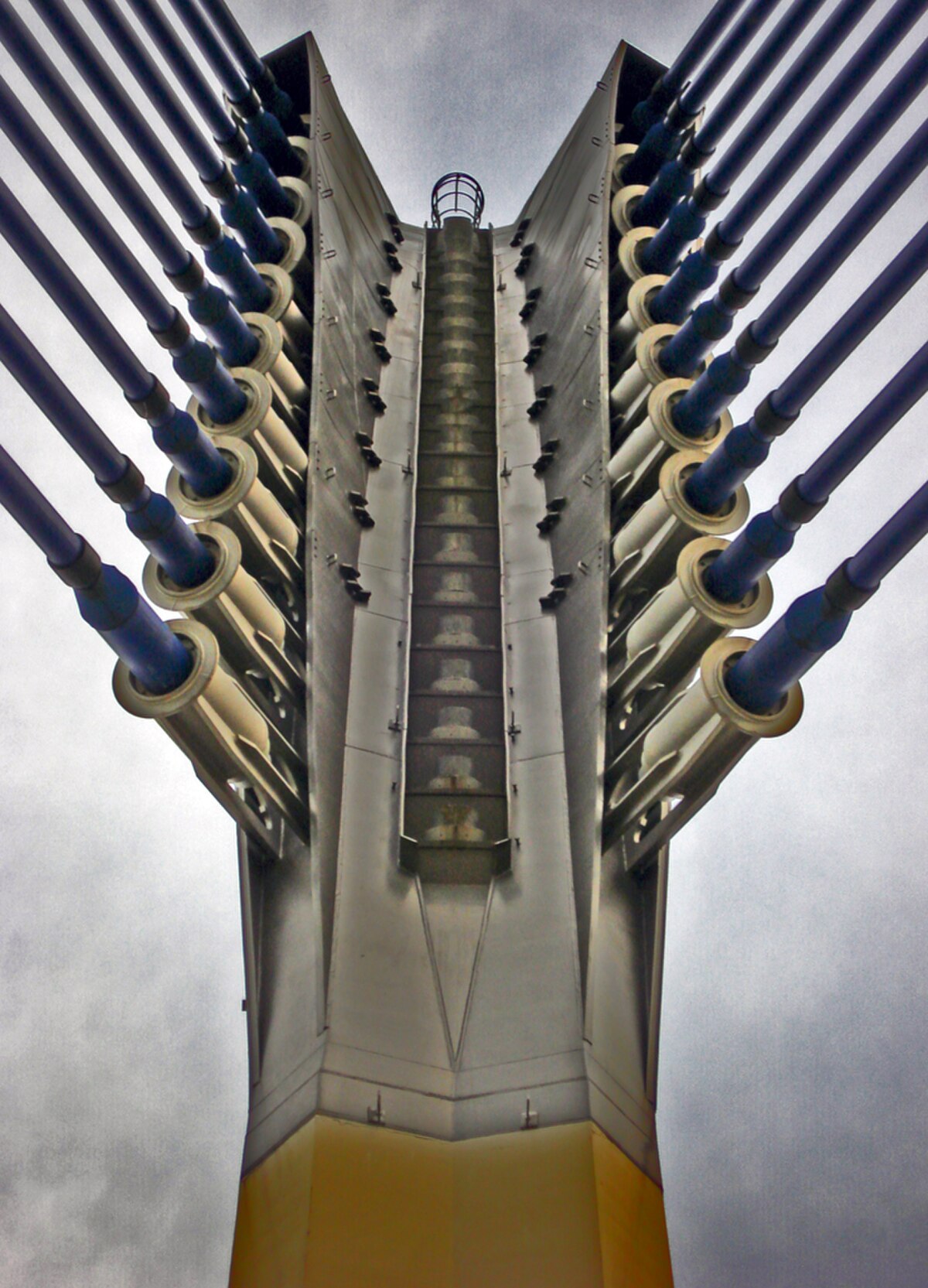 Seri Saujana Bridge.jpg