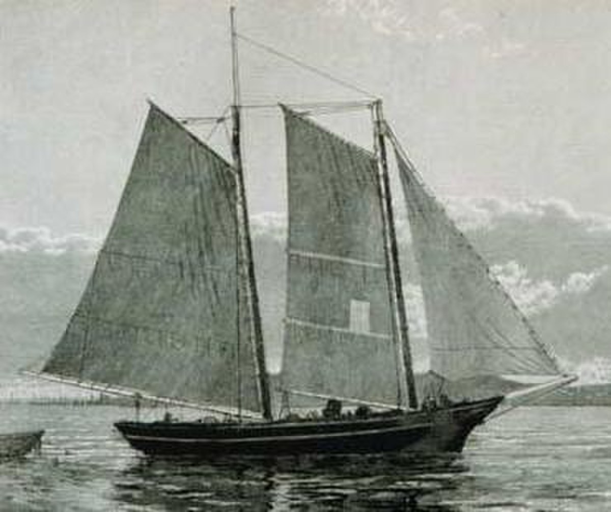 Une (deux-mâts) goélette de pêche, gréée seulement avec des voiles auriques